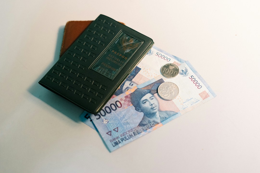 Ilustrasi rupiah dan investasi Indonesia