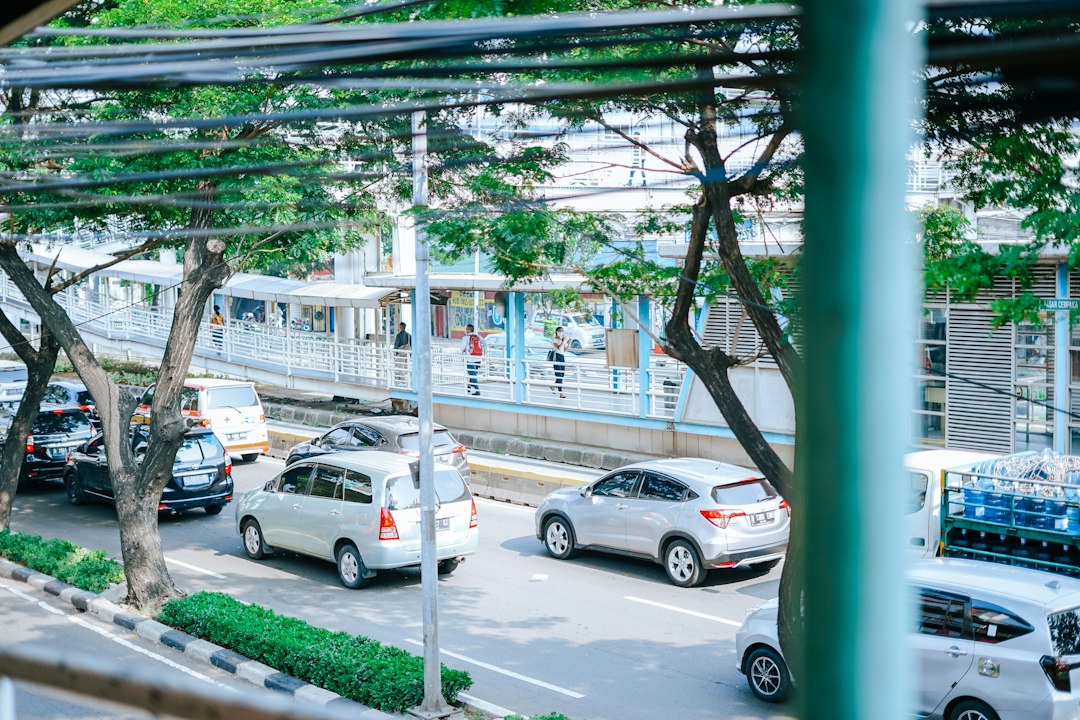 Ilustrasi mobil listrik dan mobilitas kendaraan elektrik